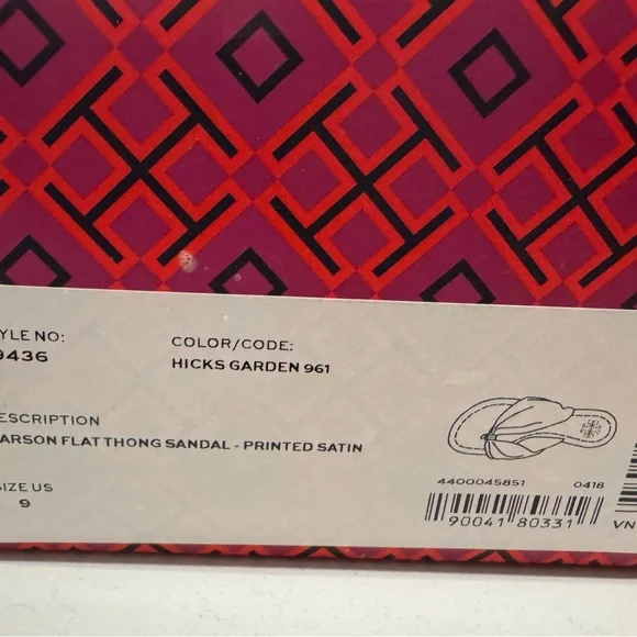 Tory Burch Carson flat thong sandal - printed satin in hicks garden color - Picture 8 of 11